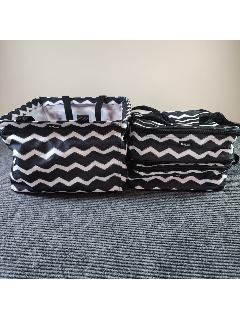 Thirty-One 12" Casserole Perfect Potluck Square Thermal Carrier Set Hot Cold